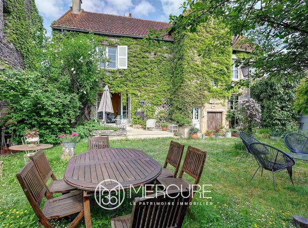 Noyers, Burgundy 89310
