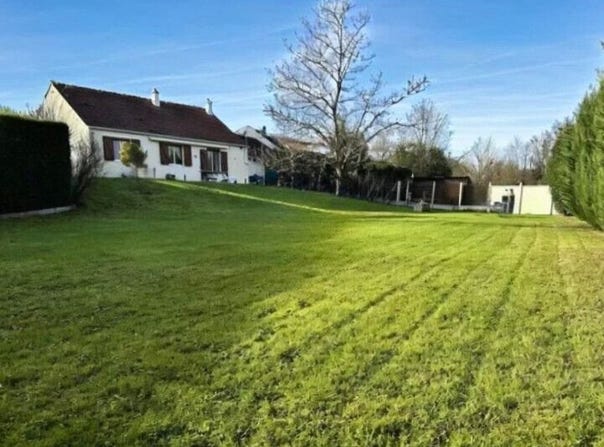 Villeneuve-la-Guyard, Burgundy 89340