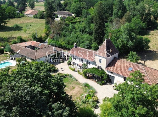 Roussines, Poitou-Charentes 16310