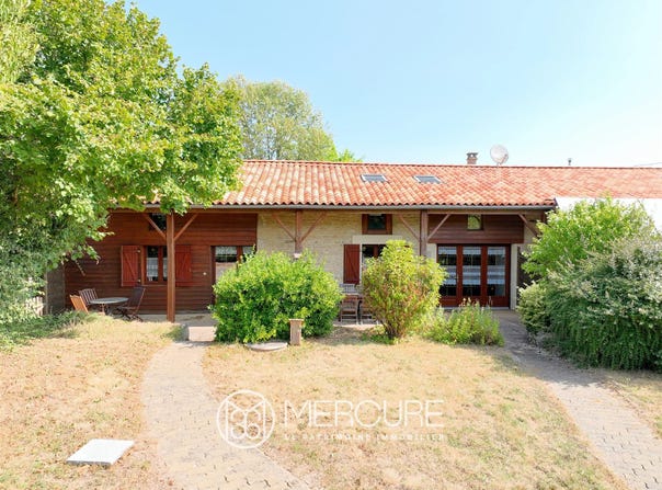 Lezay, Poitou-Charentes 79120