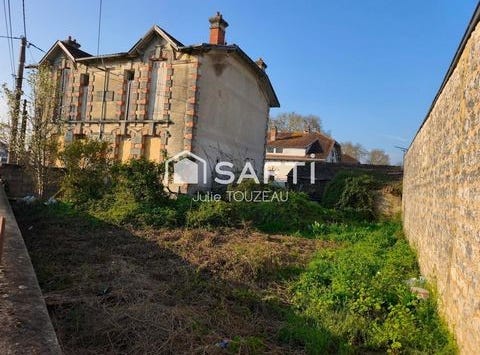 Saintes, Poitou-Charentes 17100