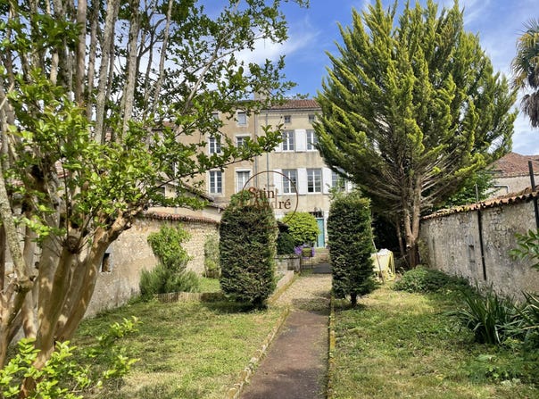 La Rochefoucauld-en-Angoumois, Poitou-Charentes 16110