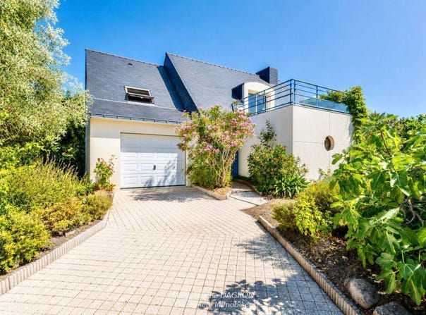 Belz, Brittany 56550