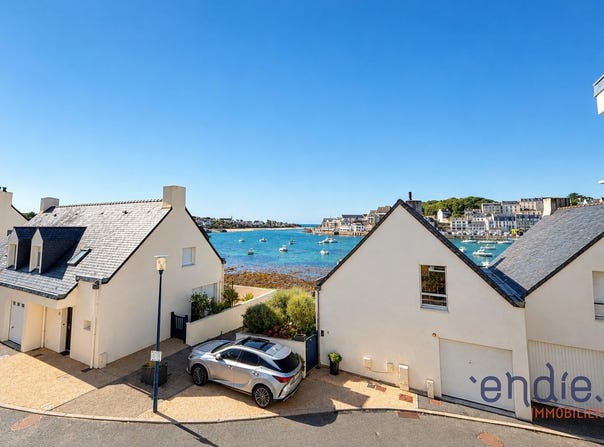 PLOUHINEC, Brittany 29780