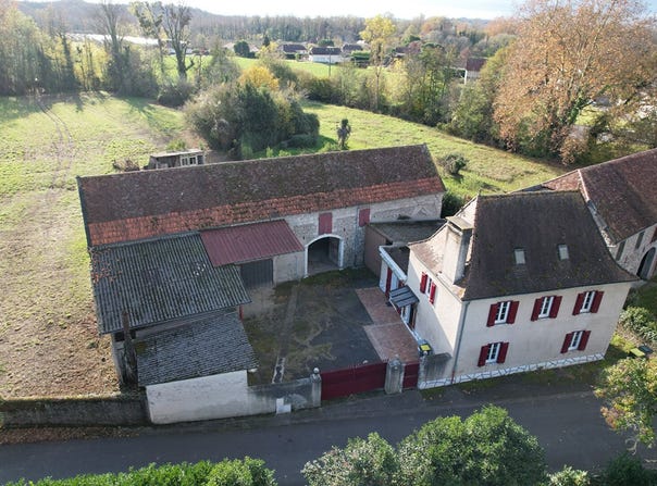 Mont, Aquitaine 64300