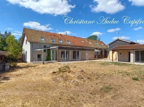 Suin, Burgundy 71220