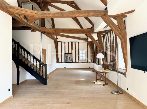 Beaune, Burgundy 21200
