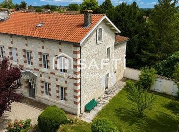 Chateauneuf-Sur-Charente, Poitou-Charentes 16120