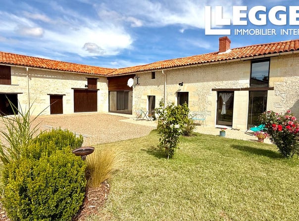 La Roche-Rigault, Nouvelle-Aquitaine 86200