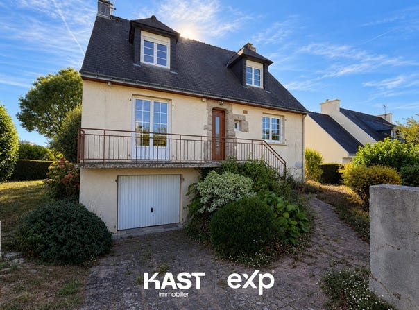 Plougoumelen, Brittany 56400