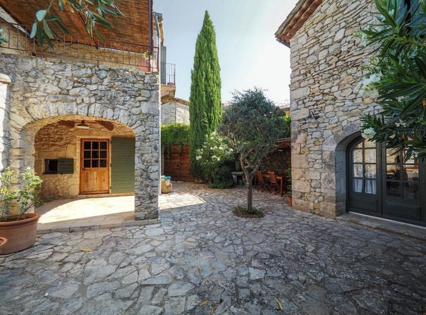 Lussan, Languedoc-Roussillon 30580