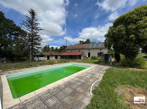 Salles-de-Barbezieux, Poitou-Charentes 16300