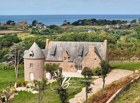 PLOUGRESCANT, Brittany 22820