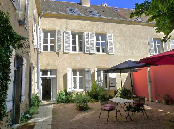 Charolles, Burgundy 71120