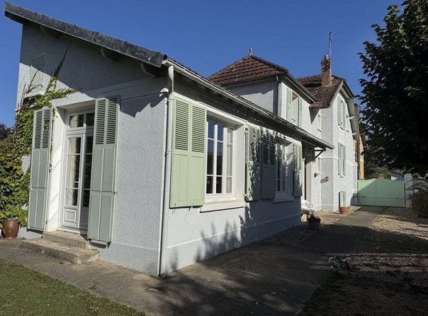 Sens, Burgundy 89100