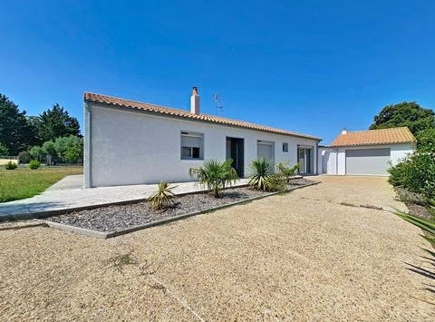 Pessines, Poitou-Charentes 17810