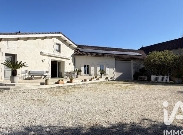 Fontaines-d'Ozillac, Poitou-Charentes 17500