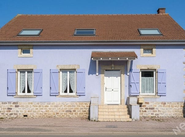 Saint-Vallier, Burgundy 71230