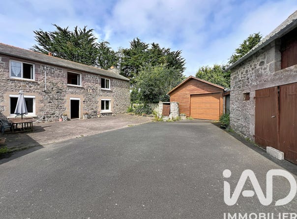 PLURIEN, Brittany 22240