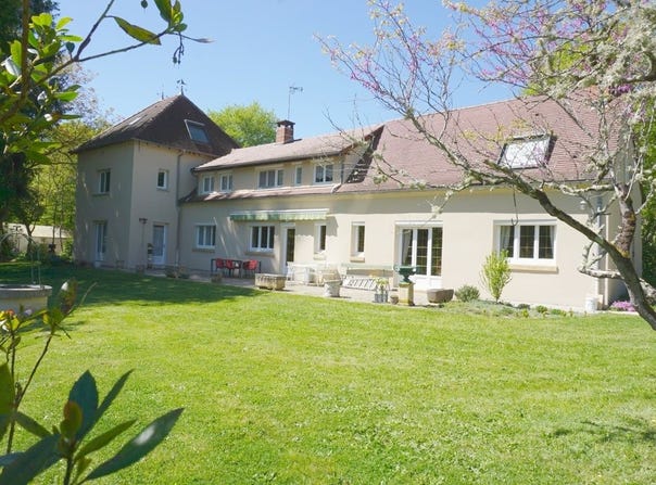 Paray-le-Monial, Burgundy 71600