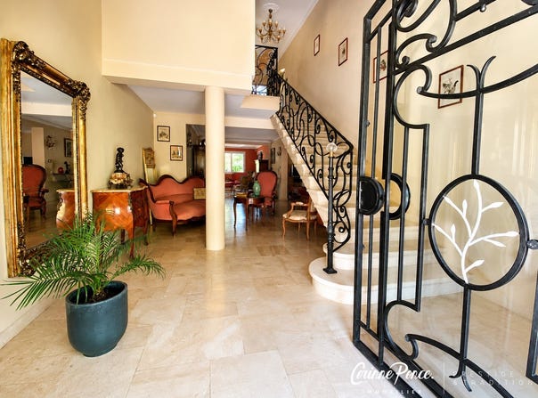 Garons, Languedoc-Roussillon 30128