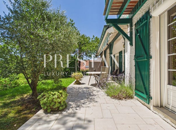 Arbonne, Aquitaine 64210