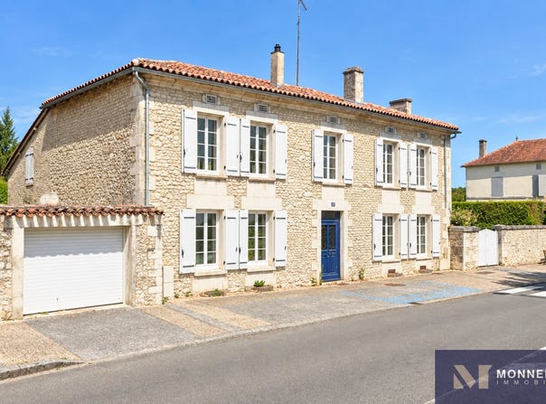 Barbezieux-Saint-Hilaire, Poitou-Charentes 16300