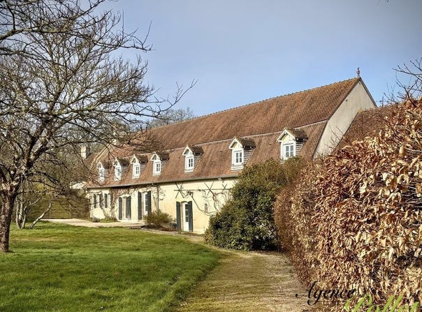 Bourges, Centre-Val de Loire 18000