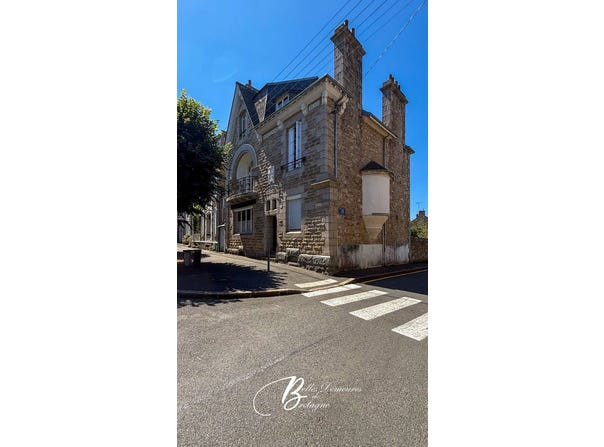 Guingamp, Brittany 22200