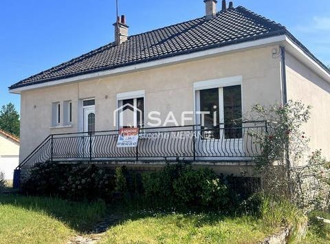 La Celle-Saint-Avant, Centre 37160