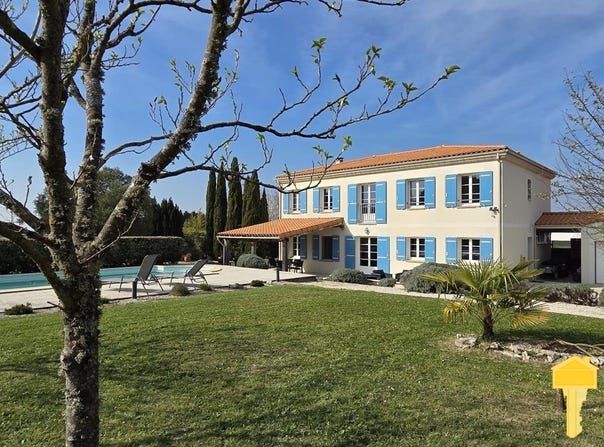 Mortagne-sur-Gironde, Poitou-Charentes 17120