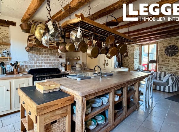 Rochechouart, Nouvelle-Aquitaine 87600