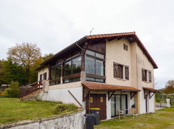 Civray, Poitou-Charentes 86400