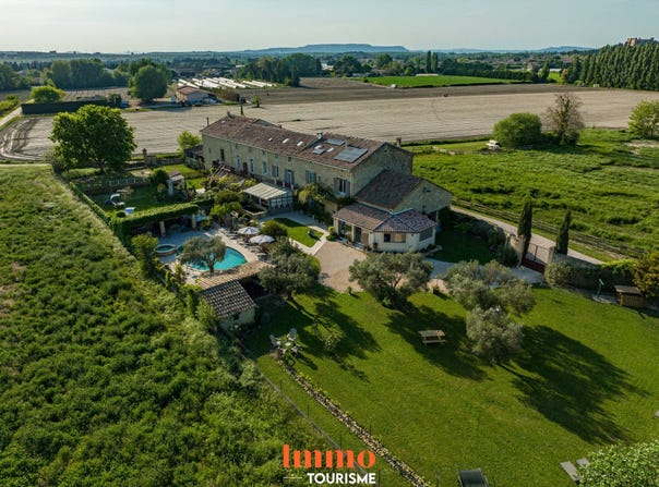 Roquemaure, Languedoc-Roussillon 30150