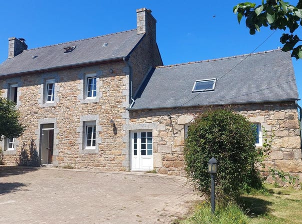 Louargat, Brittany 22540