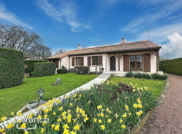 Saint-Varent, Poitou-Charentes 79330