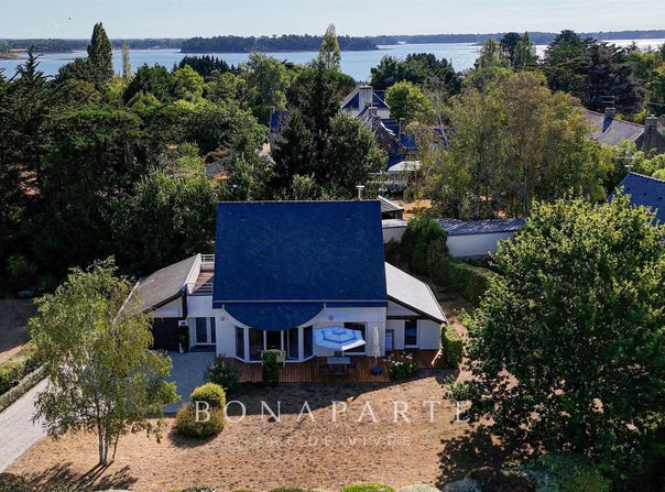 Locmariaquer, Brittany 56740