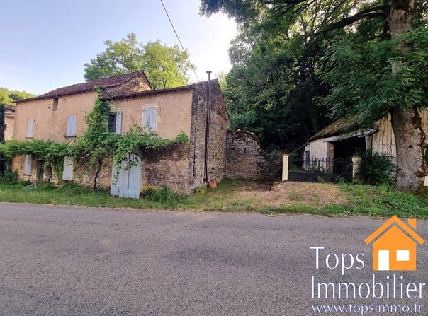 Caylus, Midi-Pyrénées 82160