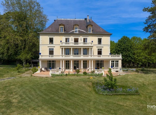 Sens, Burgundy 89100