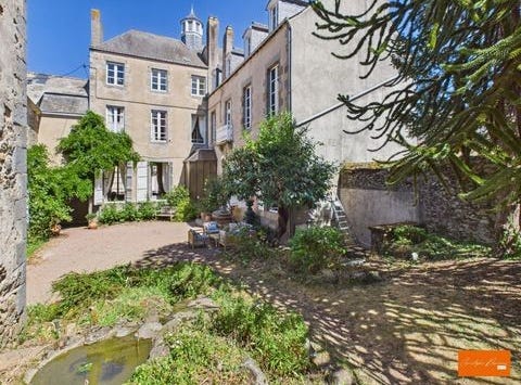 Mayenne, Pays de la Loire 53100