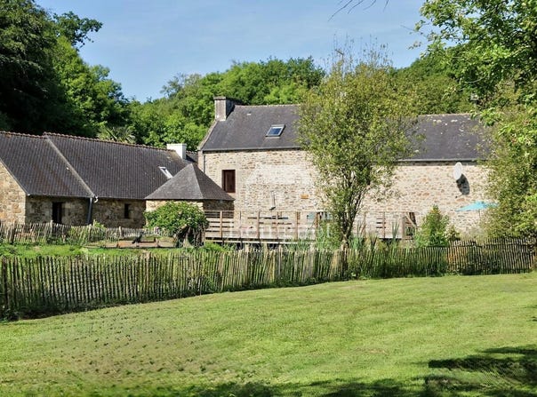 Plouguin, Brittany 29830