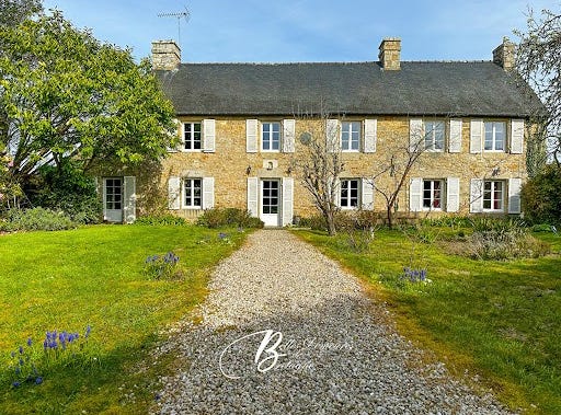 GUINGAMP, Brittany 22200
