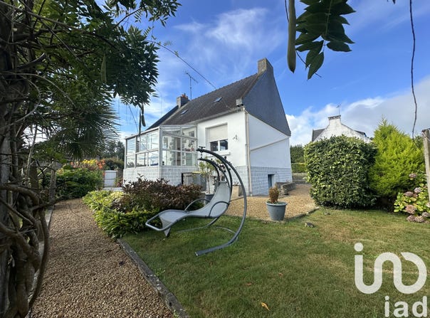 Plouaret, Brittany 22420