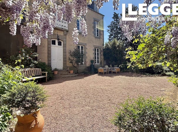 Mayenne, Pays de la Loire 53100