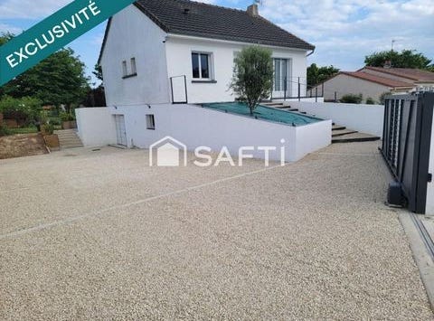 Neuville-De-Poitou, Poitou-Charentes 86170