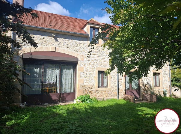 Coust, Centre 18210