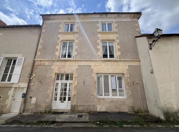 Saint-Savin, Poitou-Charentes 86310