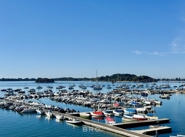 Arradon, Brittany 56610