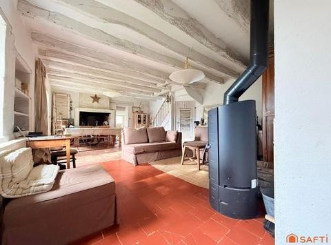 Couesmes, Centre 37330