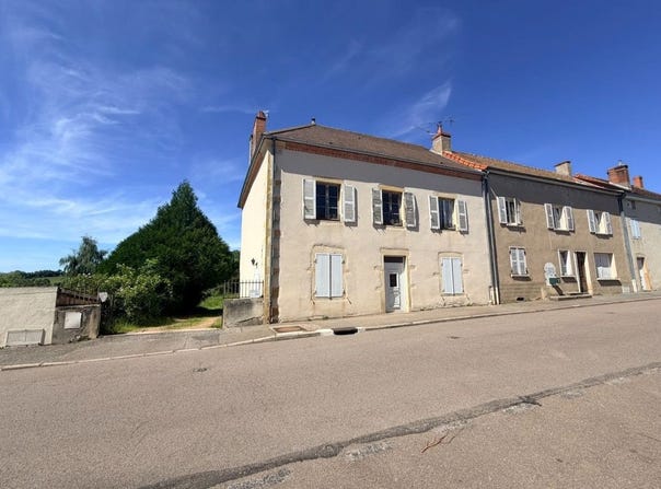 Semur-en-Brionnais, Burgundy 71110